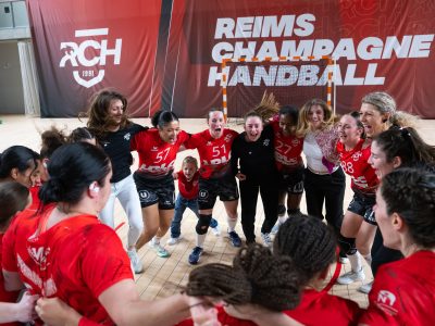 𝗘𝗟𝗟𝗘 𝗘𝗦𝗧 𝗟𝗔̀ 𝗡𝗢𝗧𝗥𝗘 𝗣𝗥𝗘𝗠𝗜𝗘̀𝗥𝗘 𝗩𝗜𝗖𝗧𝗢𝗜𝗥𝗘 ! ❤️🖤